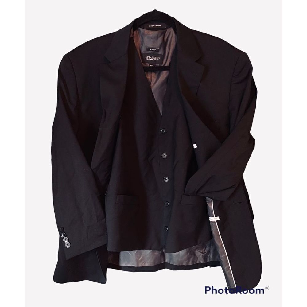 Men’s Large Kenneth Cole Awearness